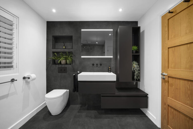 IG10, Loughton Bathroom