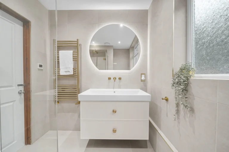 E11, Wanstead Shower