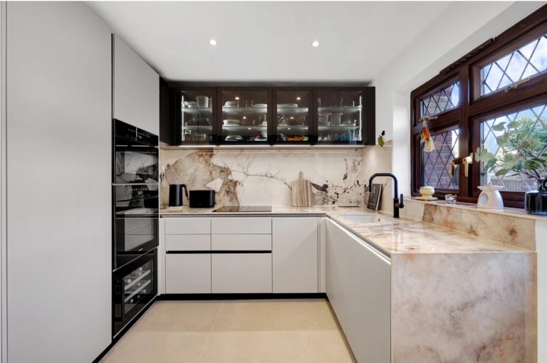 IG7, Chigwell Kitchen